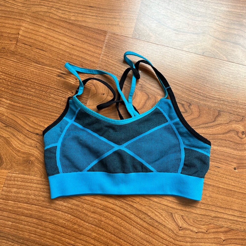 Blue sports bra 💙